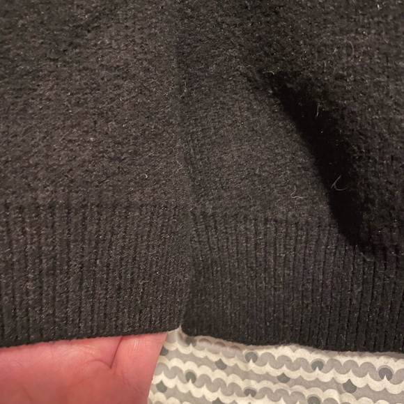 Cropped sweater top with puffed shoulders and 3/4 sleeve from UO - Picture 5 of 5